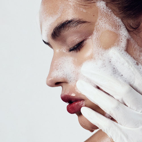 پاکسازی پوست صورت با محصولات متناسب پوست جایگزین صابون
